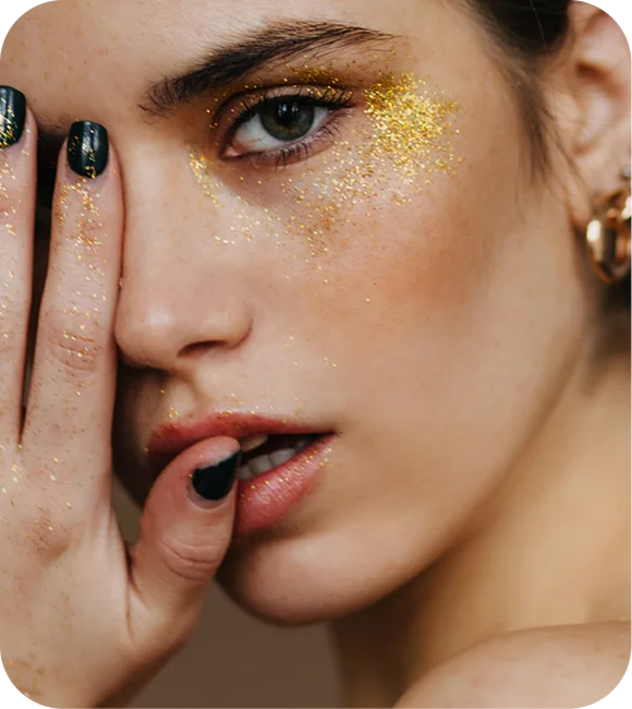 close-up-attractive-girl-white-interested-woman-posing-golden